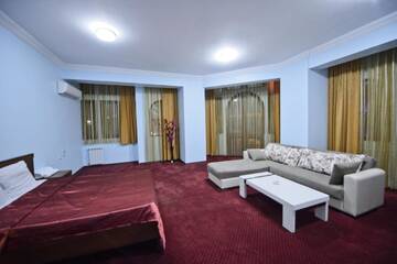 Люкс с балконом в Отеле Hotel Old Town